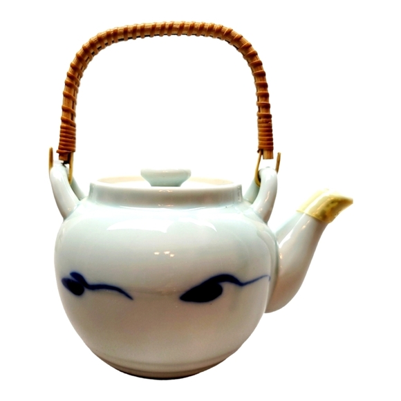Vintage‎ Japanese Blue Koi Fish Hand Painted  Ceramic Teapot With Bamboo Handle - Picture 2 of 10